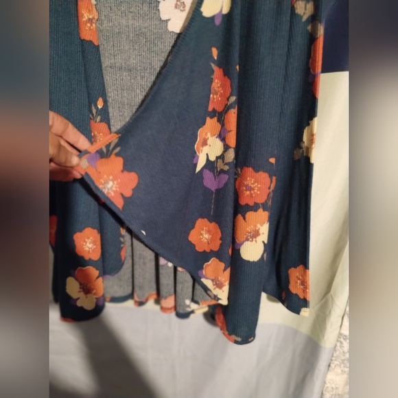 Coverup - Picture 3 of 4